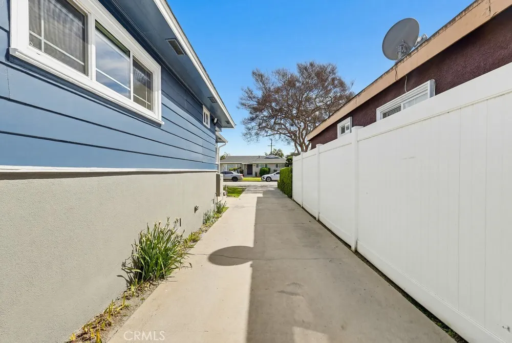 3133 Cedar Avenue Long Beach, CA 90806