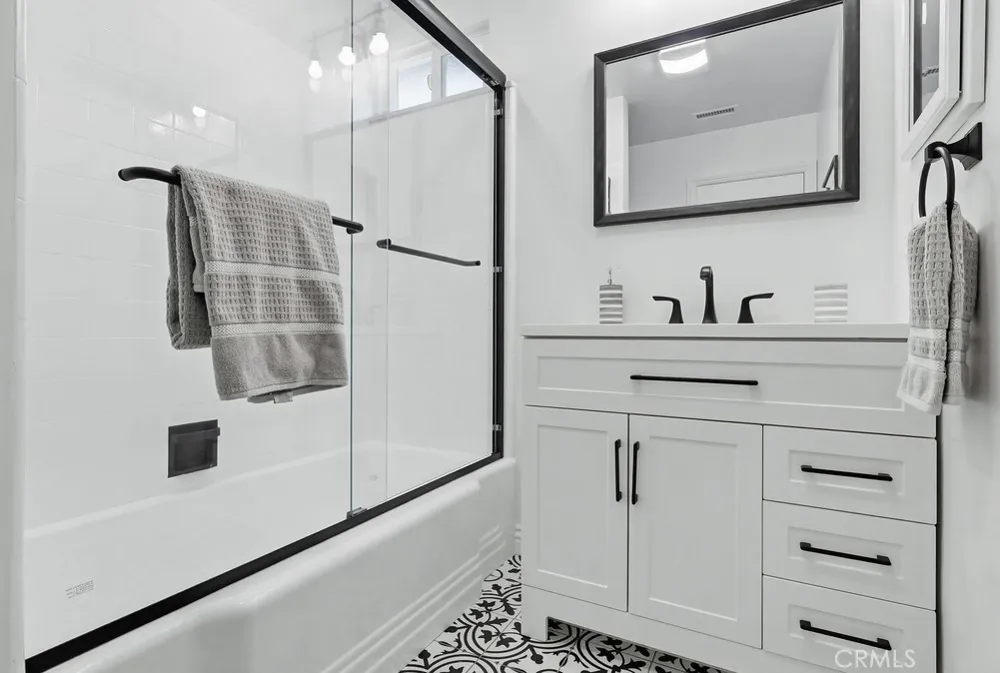 3133 Cedar Avenue Long Beach, CA 90806