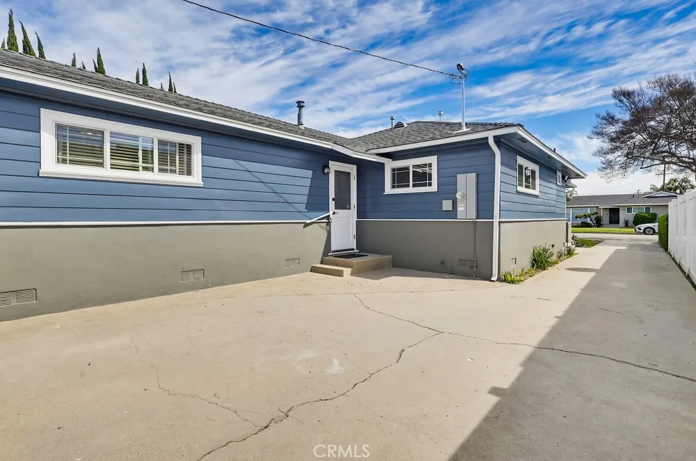 3133 Cedar Avenue Long Beach, CA 90806