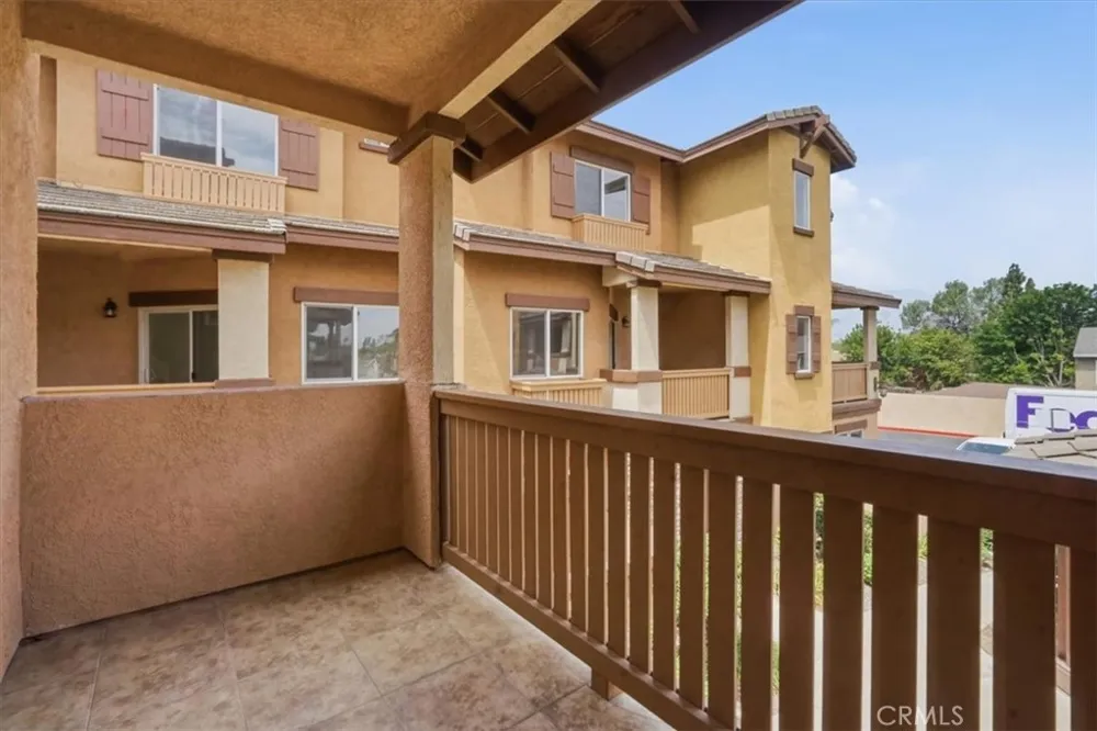 511 Lark Ellen #F Covina, CA 91722