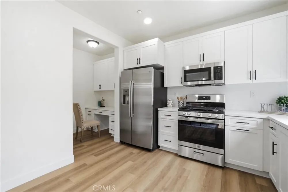 511 Lark Ellen #F Covina, CA 91722