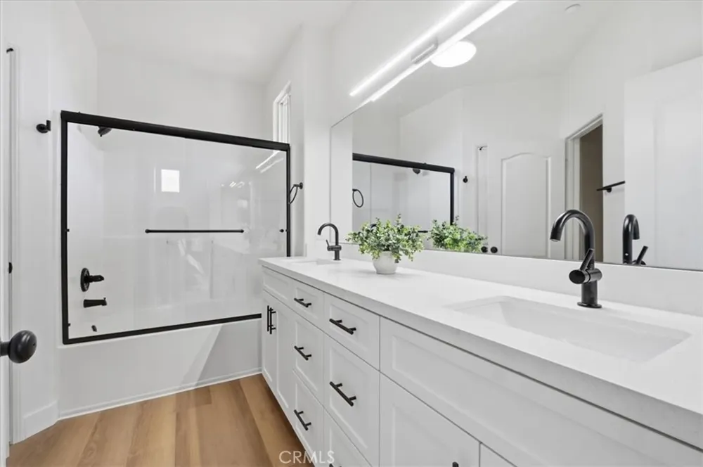 511 Lark Ellen #F Covina, CA 91722