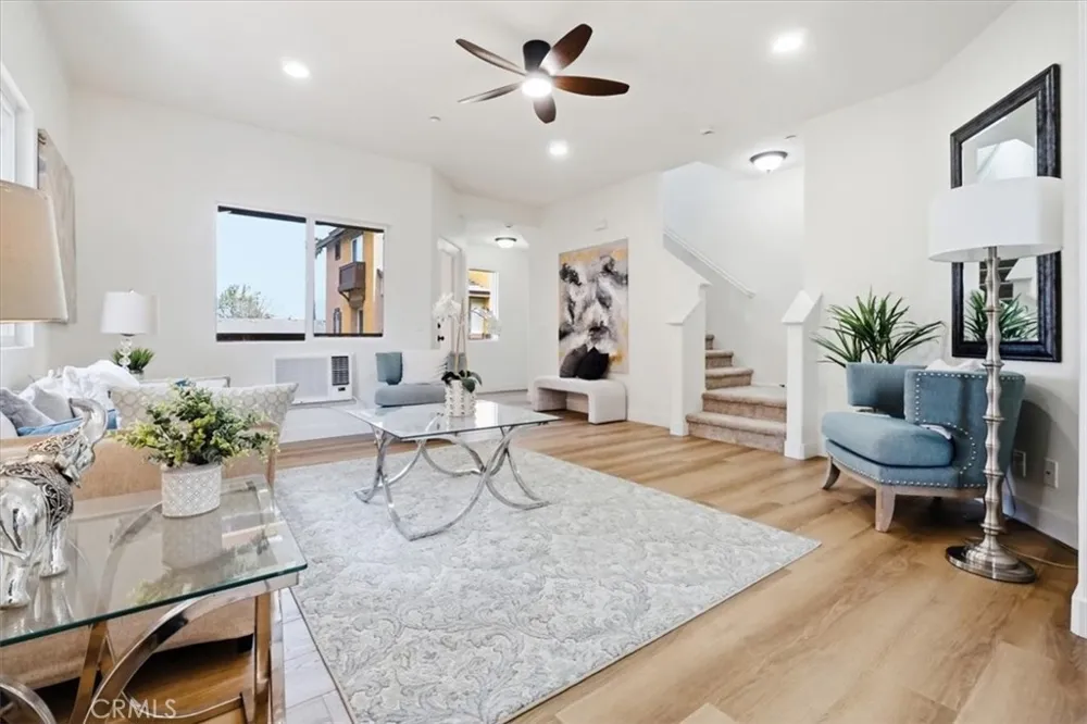 511 Lark Ellen #F Covina, CA 91722