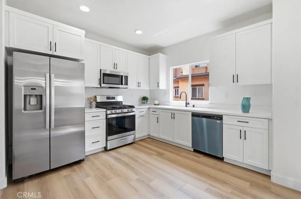 511 Lark Ellen #F Covina, CA 91722