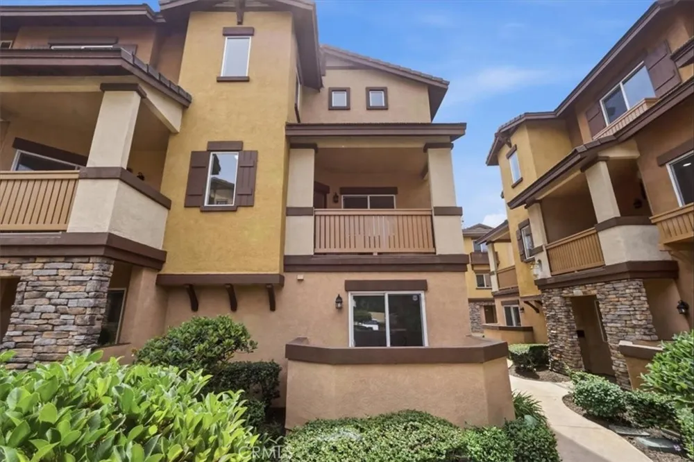 511 Lark Ellen #F Covina, CA 91722