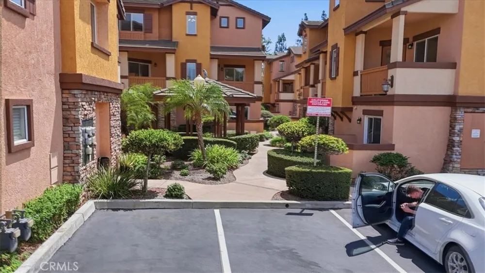 501 Lark Ellen #B Covina, CA 91722