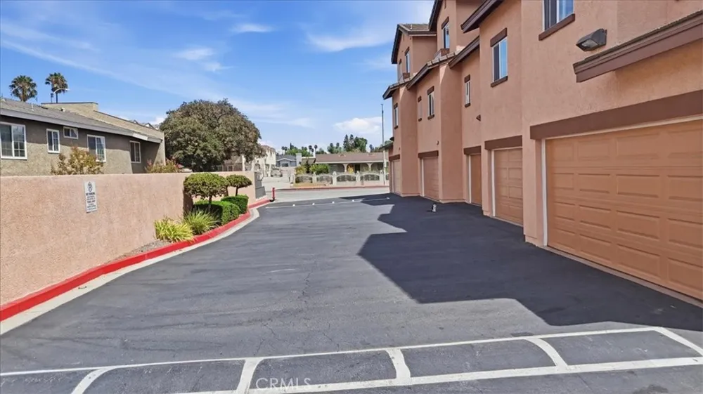 501 Lark Ellen #B Covina, CA 91722