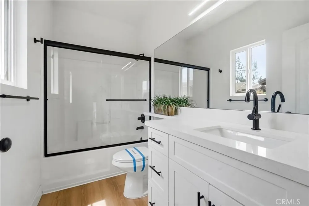 511 Lark Ellen #G Covina, CA 91722