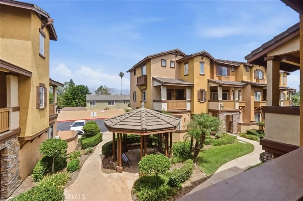 511 Lark Ellen #H Covina, CA 91722