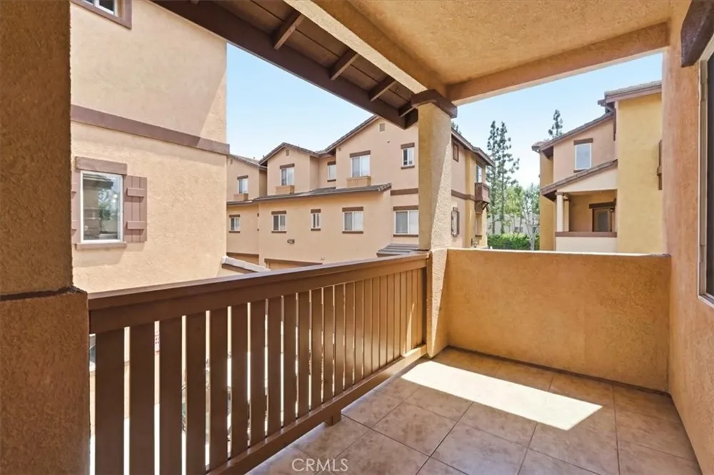 511 Lark Ellen #H Covina, CA 91722