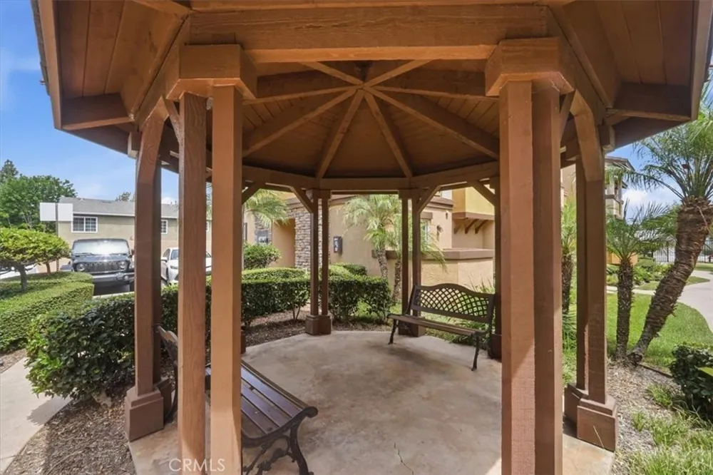511 Lark Ellen #H Covina, CA 91722