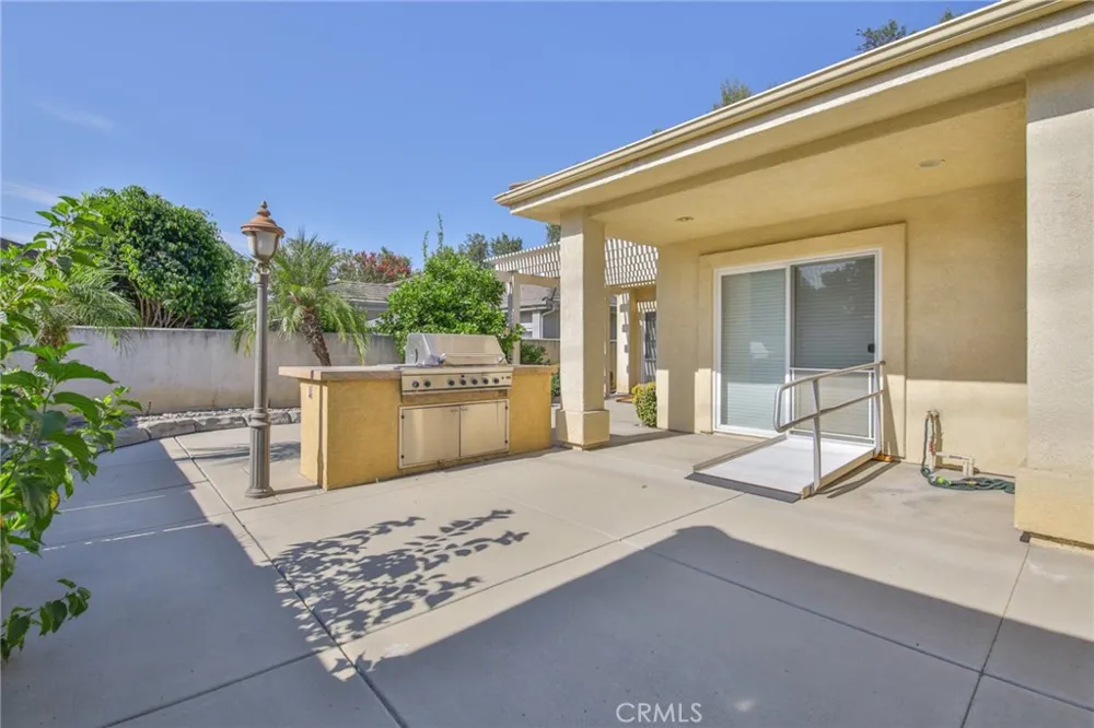 876 Euclid Avenue Upland, CA 91786