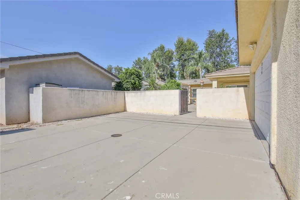 876 Euclid Avenue Upland, CA 91786