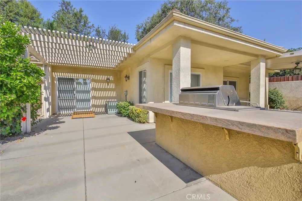 876 Euclid Avenue Upland, CA 91786