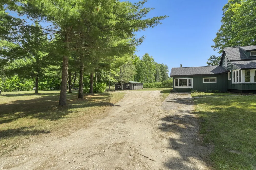 15049 Healy Lake Road Springdale Township, MI 49614
