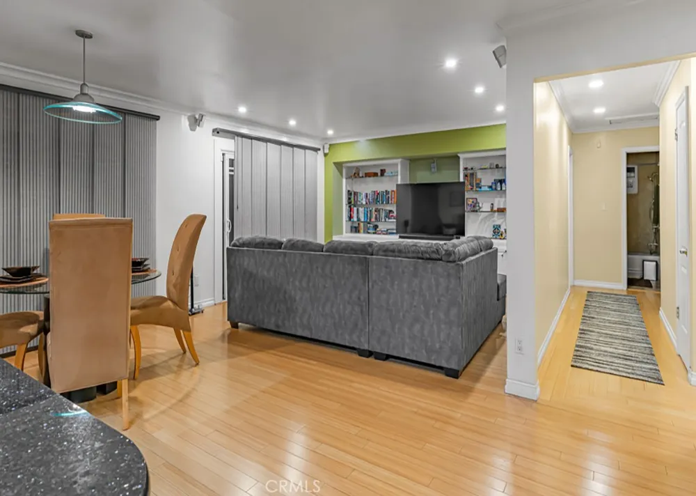 18215 S Dalton Avenue Gardena, CA 90248