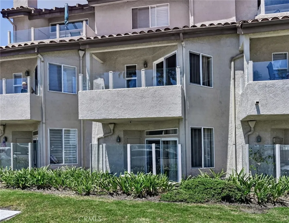 1400 Pacific Coast Hwy #103 Huntington Beach, CA 92648