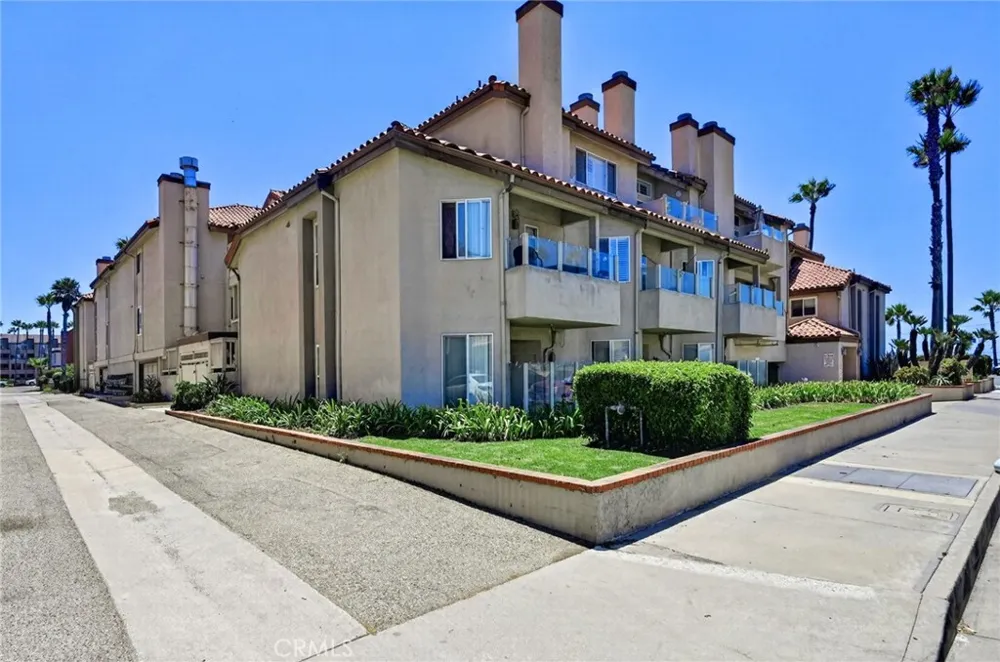 1400 Pacific Coast Hwy #103 Huntington Beach, CA 92648