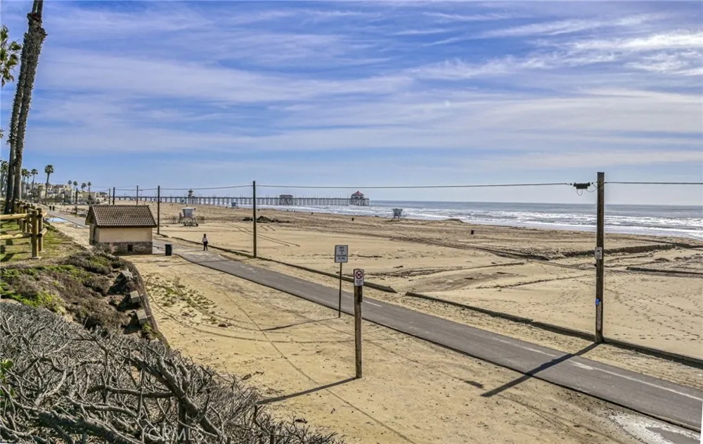 1400 Pacific Coast Hwy #103 Huntington Beach, CA 92648