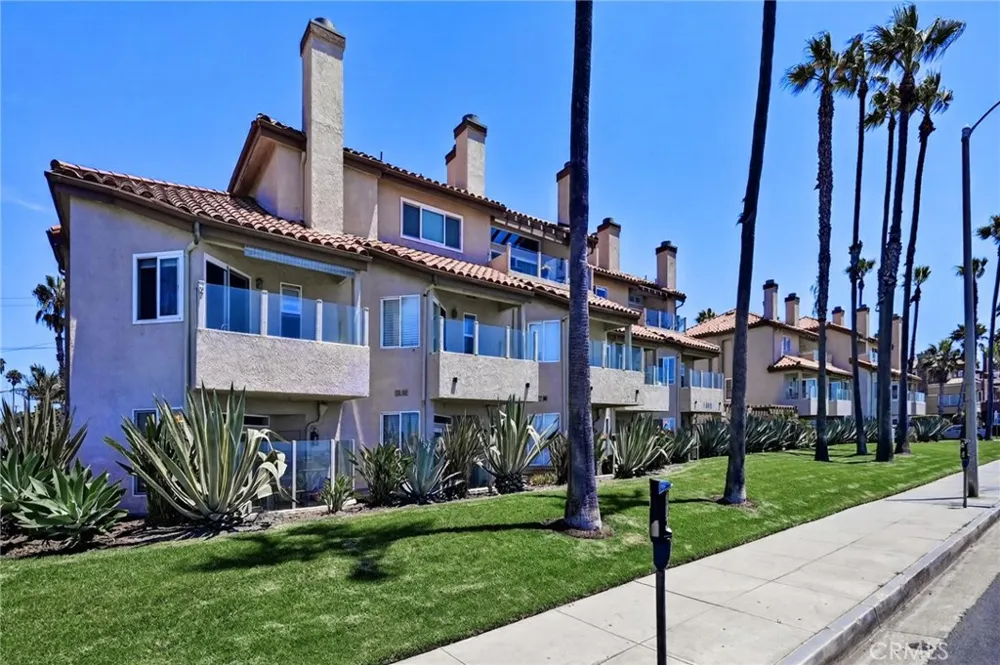 1400 Pacific Coast Hwy #103 Huntington Beach, CA 92648