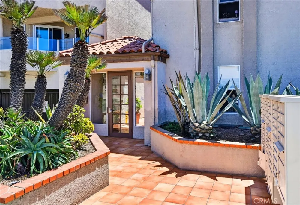 1400 Pacific Coast Hwy #103 Huntington Beach, CA 92648