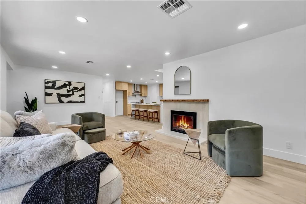 8450 Via Sierra Ramal Whittier, CA 90605