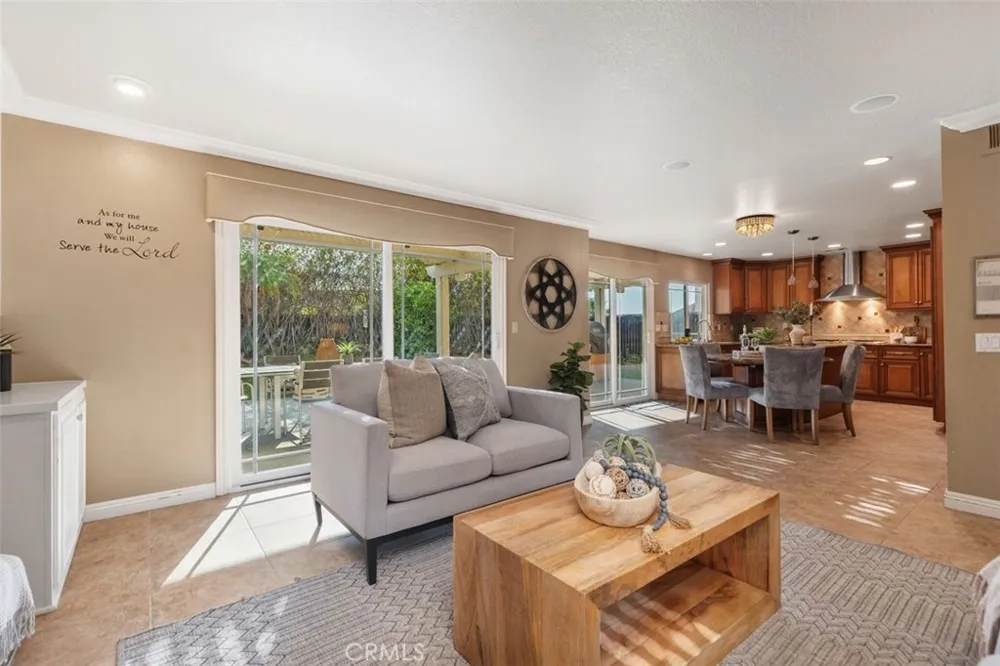 5425 Via Cervantes Yorba Linda, CA 92887