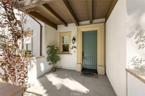 596 S Casita Street