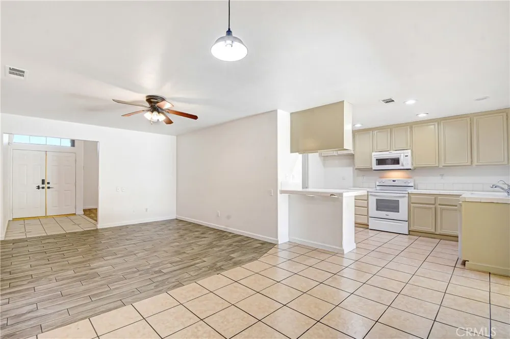 1639 Apapas San Jacinto, CA 92583