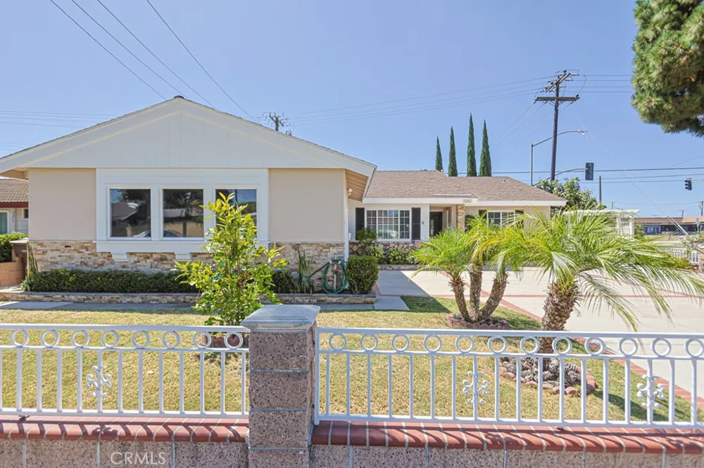 5282 Richmond Garden Grove, CA 92845