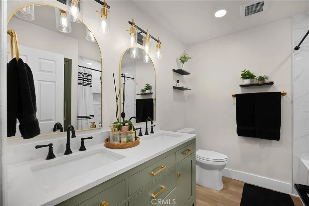 24642 Via Vallarta Yorba Linda, CA 92887