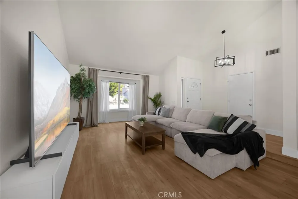 24642 Via Vallarta Yorba Linda, CA 92887