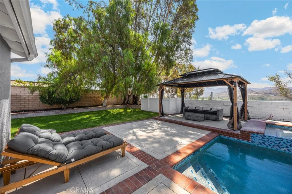 24642 Via Vallarta Yorba Linda, CA 92887