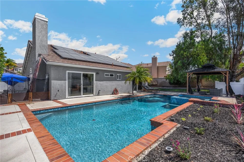 24642 Via Vallarta Yorba Linda, CA 92887