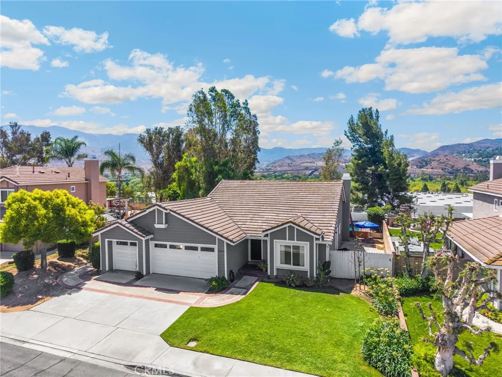 24642 Via Vallarta Yorba Linda, CA 92887