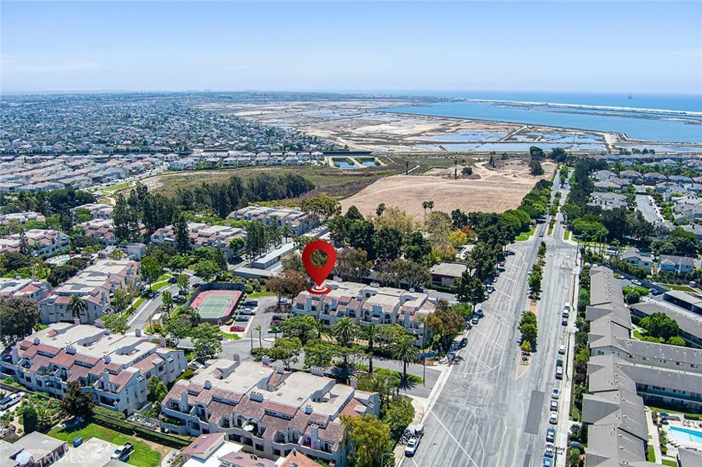 5032 Dorado Drive #202 Huntington Beach, CA 92649