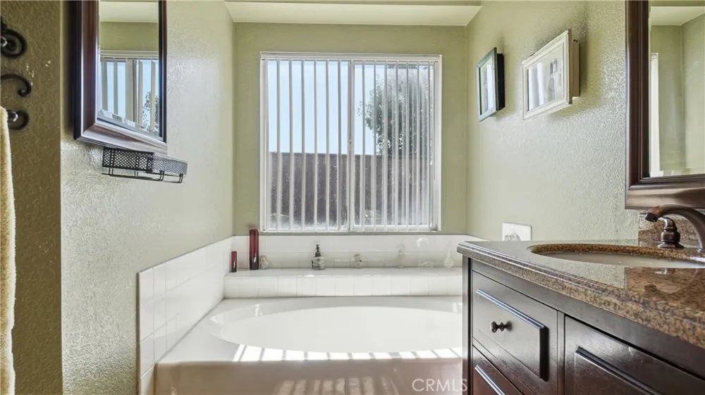 14405 Cedar Hesperia, CA 92344