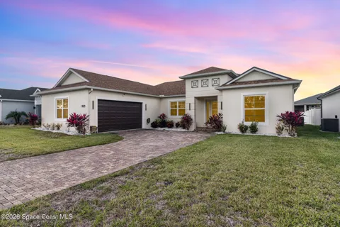 1923 Crossbill Drive