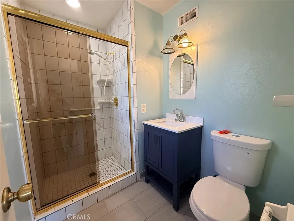 17530 Chestnut Fountain Valley, CA 92708