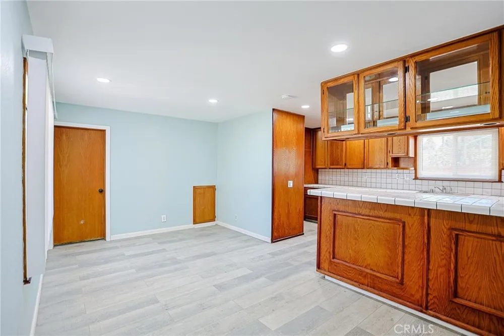 17530 Chestnut Fountain Valley, CA 92708