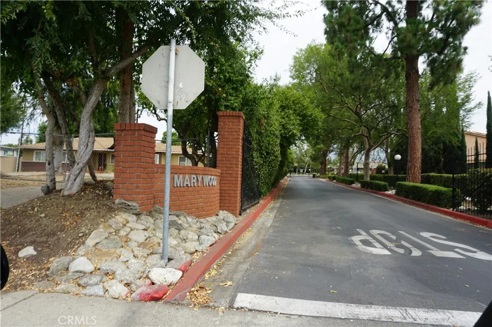 158 Marywood Claremont, CA 91711