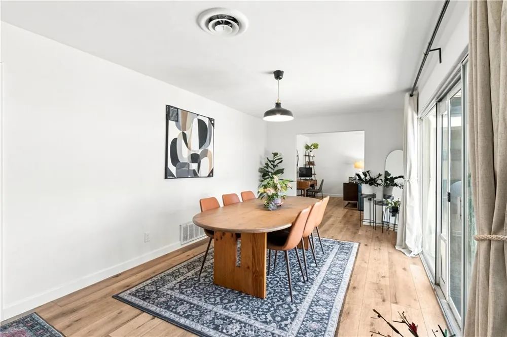 158 Marywood Claremont, CA 91711