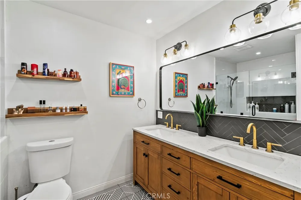 158 Marywood Claremont, CA 91711