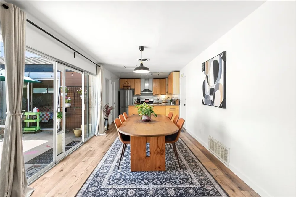158 Marywood Claremont, CA 91711