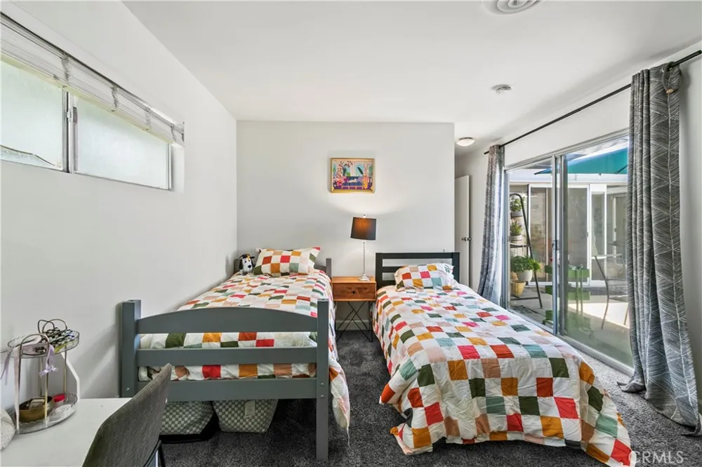 158 Marywood Claremont, CA 91711