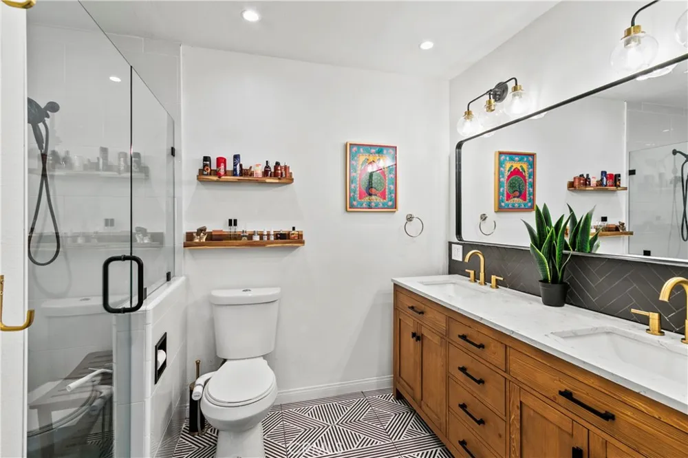 158 Marywood Claremont, CA 91711