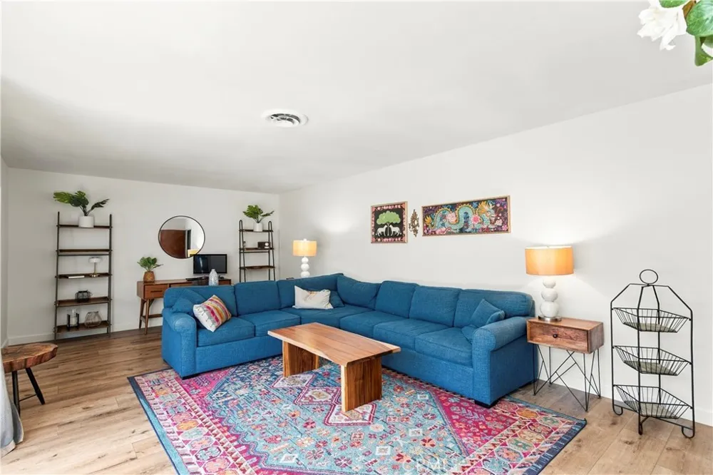 158 Marywood Claremont, CA 91711