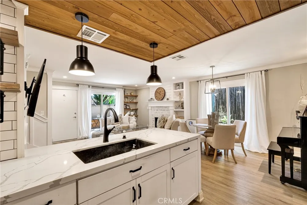 6431 Rugby Avenue #E Huntington Park, CA 90255