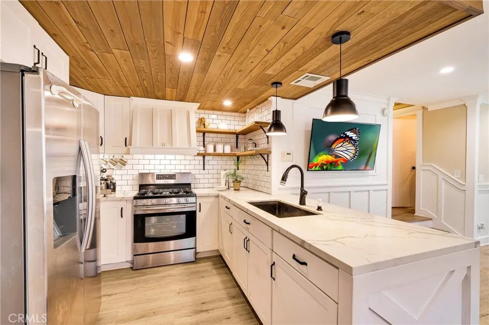 6431 Rugby Avenue #E Huntington Park, CA 90255