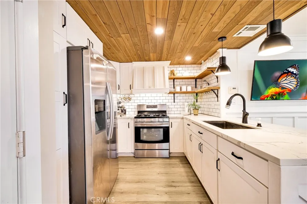 6431 Rugby Avenue #E Huntington Park, CA 90255